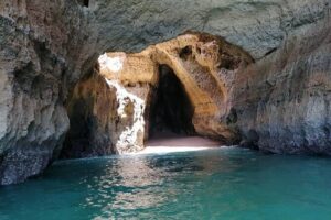 From Lisbon: Algarve Private Tour to Portimao, Lagos and Sagres - Price and logistics: is $402.49 per person actually good value?