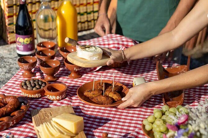 Lisbon Countryside Food Tour on a Vintage Car - Waterfall stop for mountain photos: quick timing, good payoff