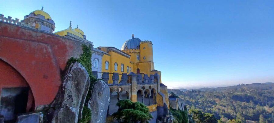 Lisbon: Tour to Pena Palace, Sintra, Cabo da Roca, Cascais - Meeting point, van rides, and the real 9-hour rhythm