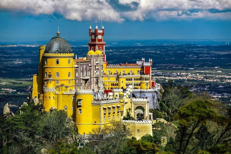 Magical Day Trip: Pena Palace, Sintra, CaboDa Roca & Cascais - Castle of the Moors: the medieval vibe and the best early views