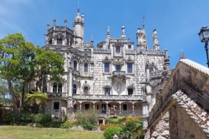 Sintra & Cascais: Private Full-Day Adventure in a Classic 4x4 - Your best strategy: choose 1 or 2 palaces (and plan tickets smart)